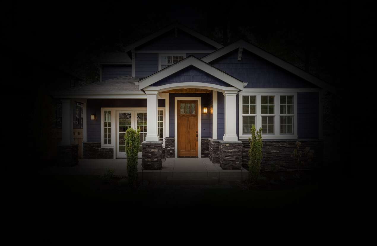 Front of a house in daylight from the perspective of someone with retinitis pigmentosa. Fourth of five stages.